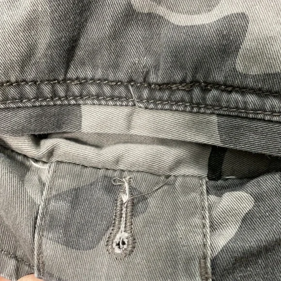 Gap men’s camouflage cargo shorts - Picture 11 of 11